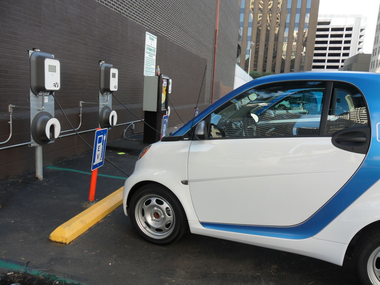 How to Maximize Your Electric Vehicle's Range